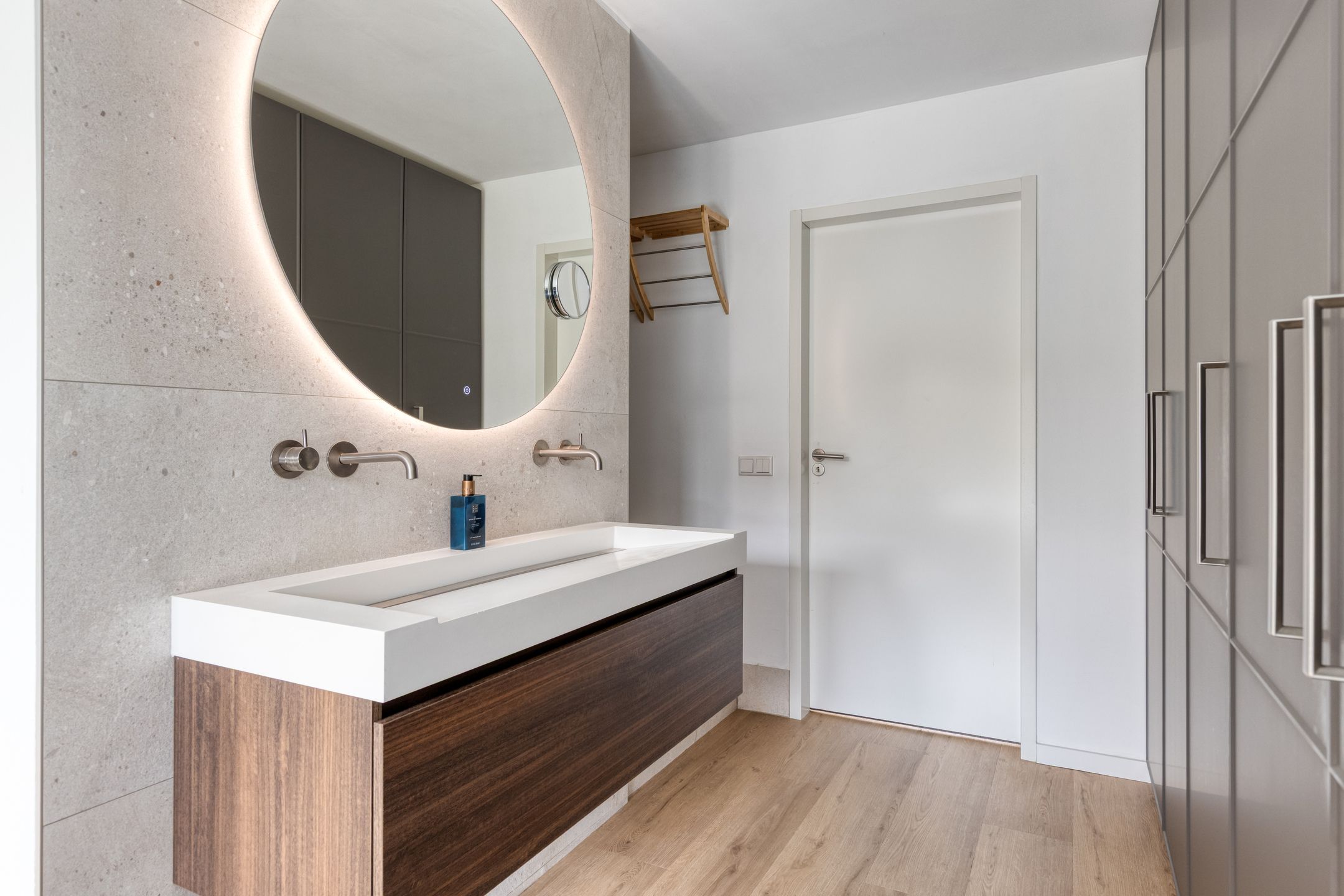 Photo 24 of Vunderke 16