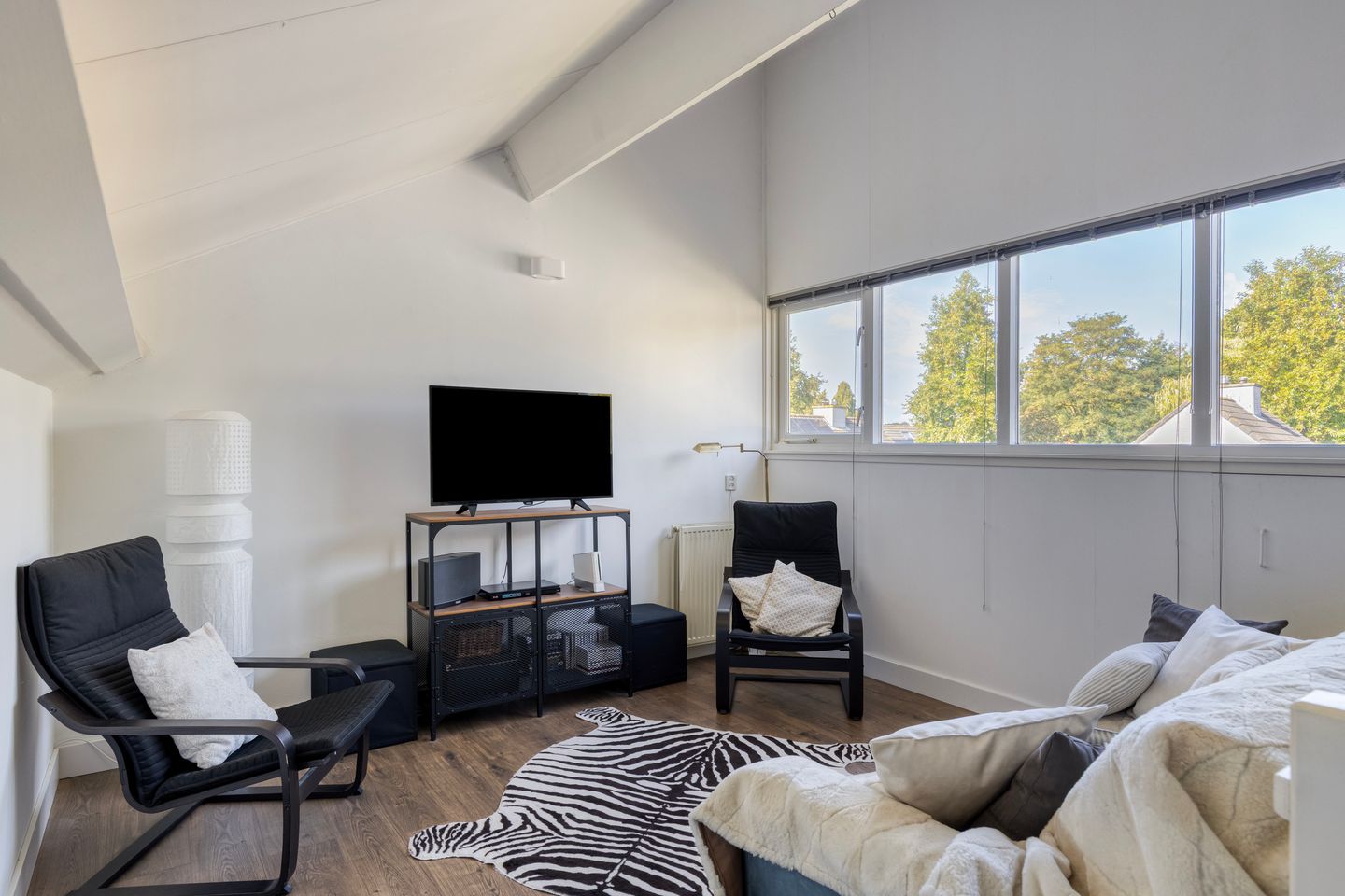 Photo 34 of Vunderke 16