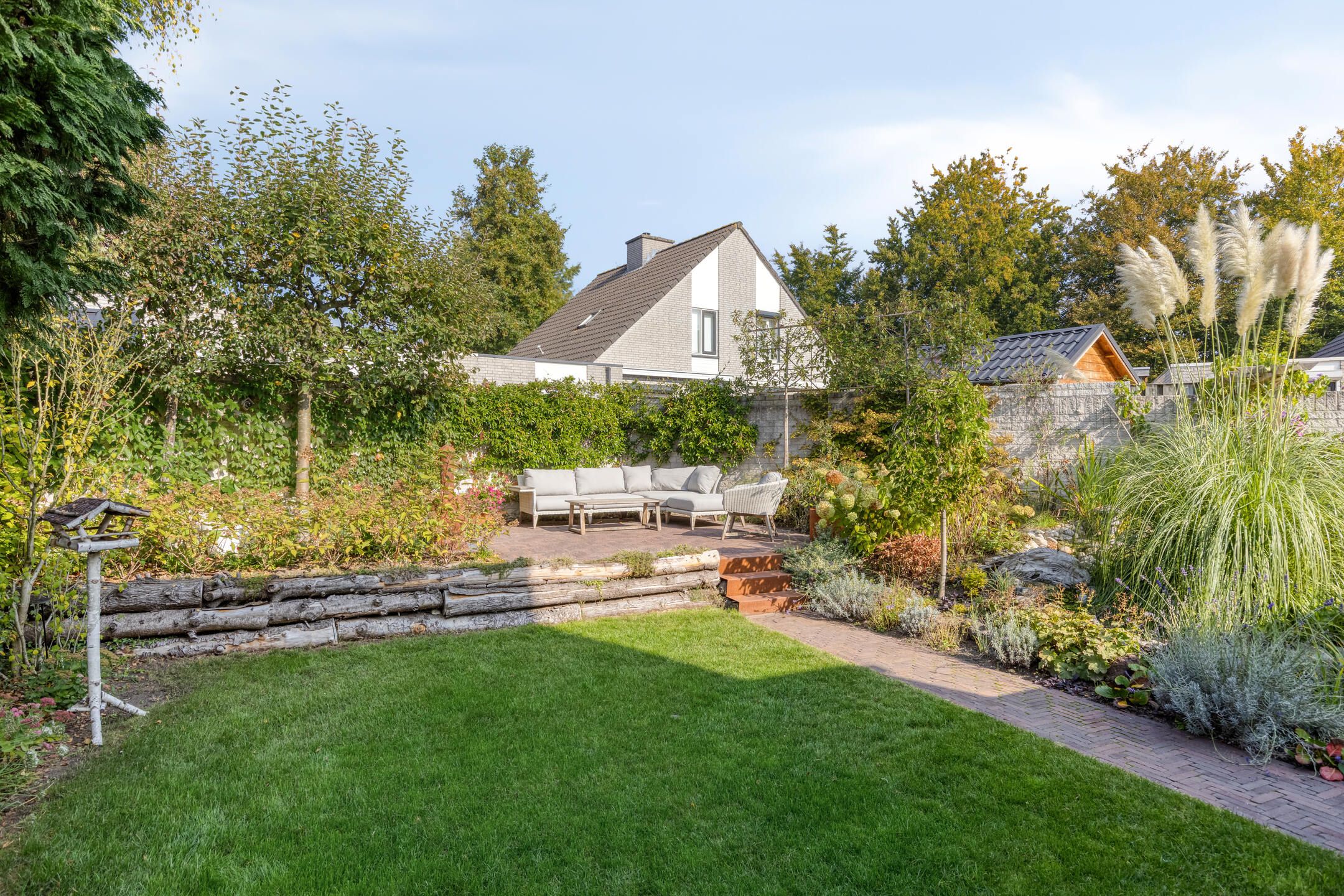 Photo 39 of Vunderke 16