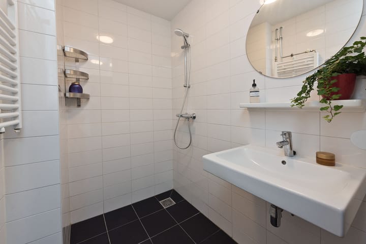 Photo 12 of Hendrik de Bruynstraat 9-1