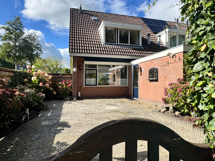 Foto 1 van Meester Jongebloedstraat 2