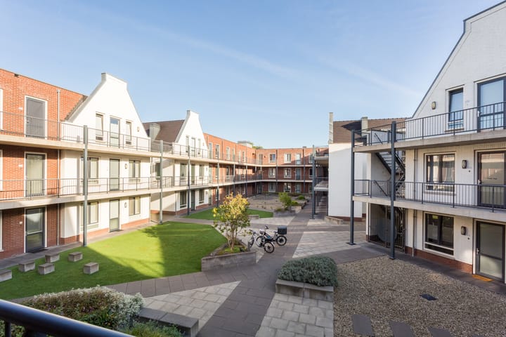 Foto 2 van Ds. Van de Woestijnehof 103