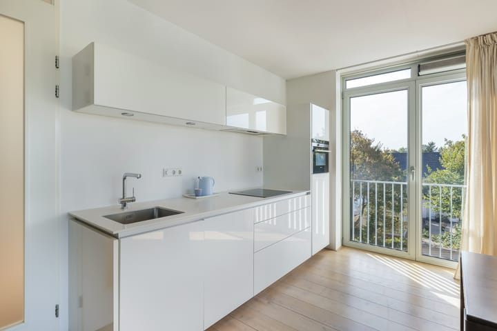 Photo 11 of Broeder Alarmstraat 87