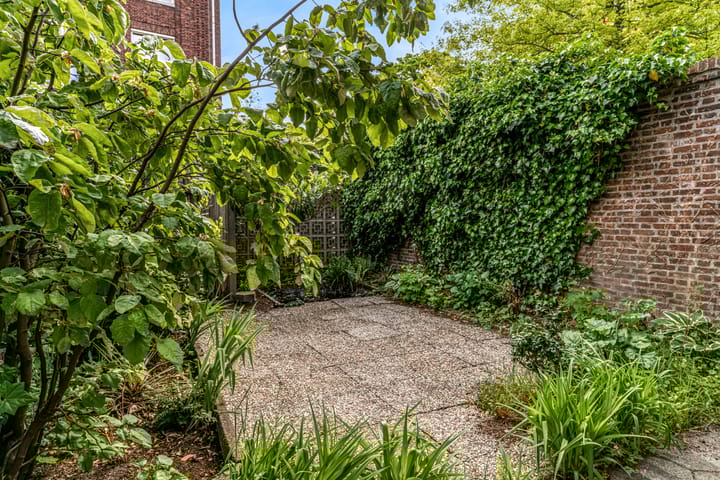 Foto 10 van Emantsstraat 6