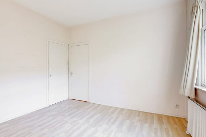 Foto 17 van Emantsstraat 6