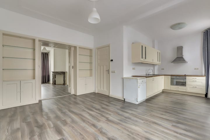 Foto 13 van van Naeltwijckstraat 94