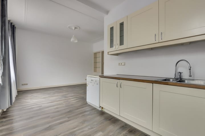 Foto 15 van van Naeltwijckstraat 94