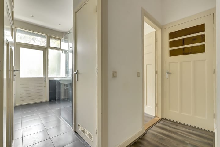 Foto 17 van van Naeltwijckstraat 94