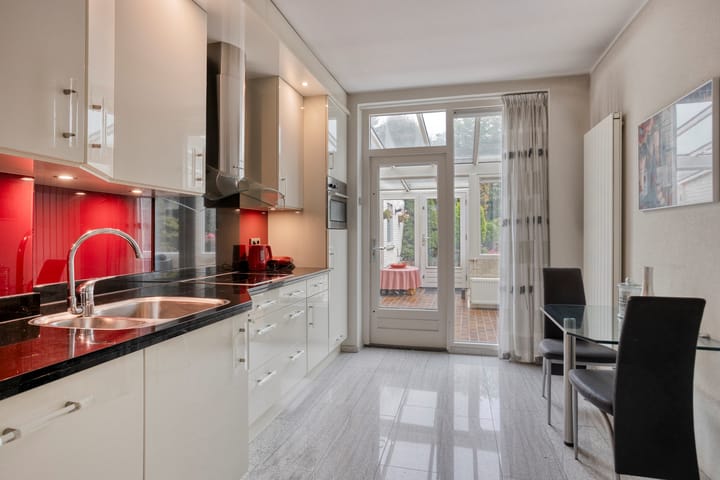 Foto 10 van Ambyerstraat Zuid 102