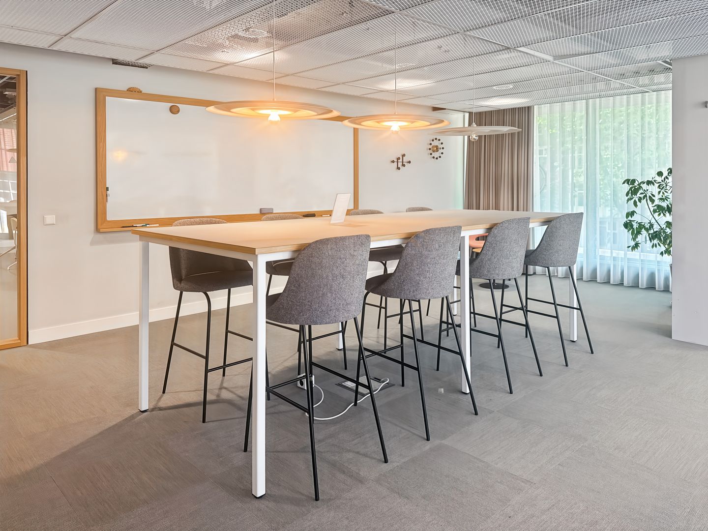 Bekijk foto 2 van Grote Bickersstraat 74-78