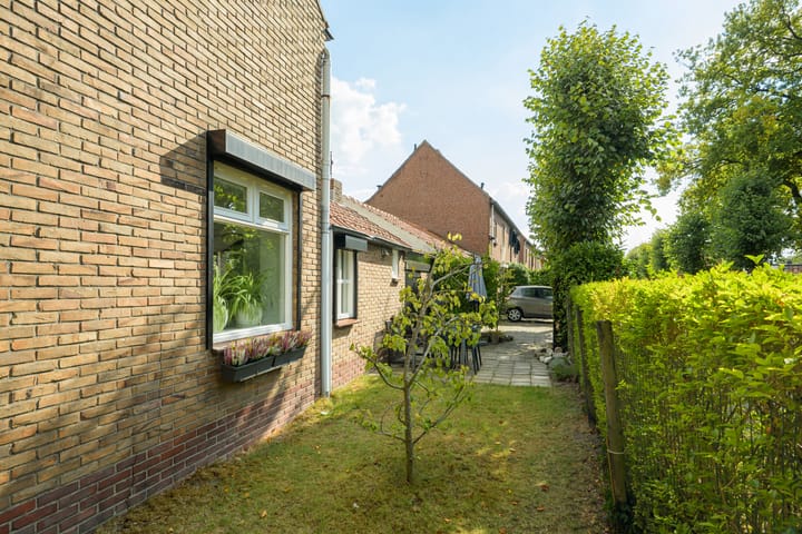 Foto 30 van Bladerstraat 18