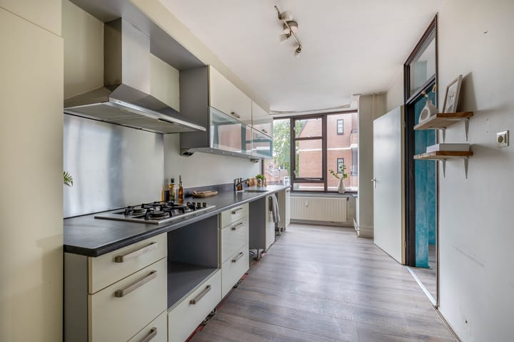 Photo 4 of Christiaan de Wetstraat 18