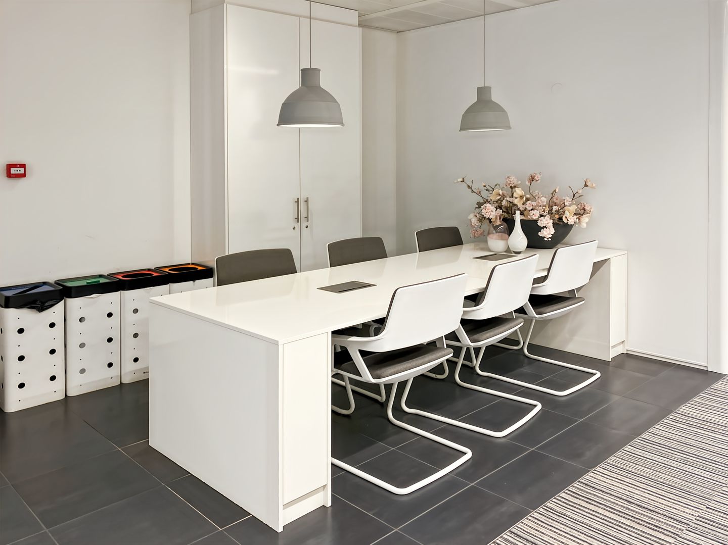 Bekijk foto 1 van Zuidplein 36