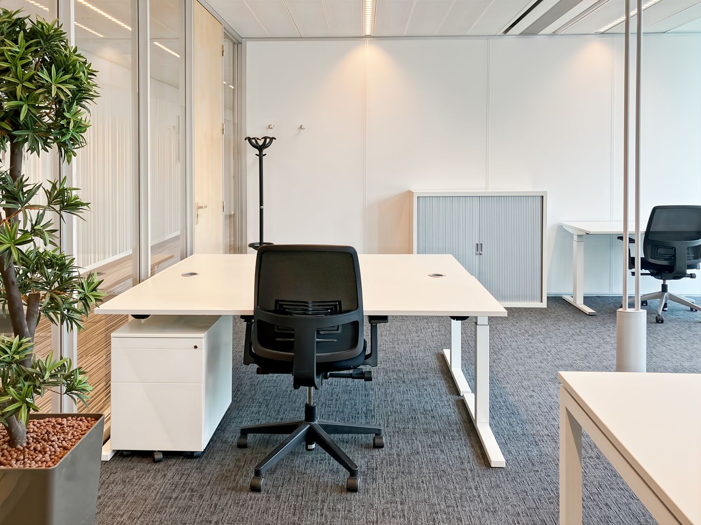 Bekijk foto 2 van Zuidplein 36