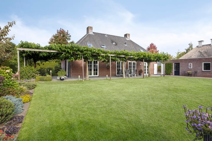 Photo 57 of de Geelgors 9