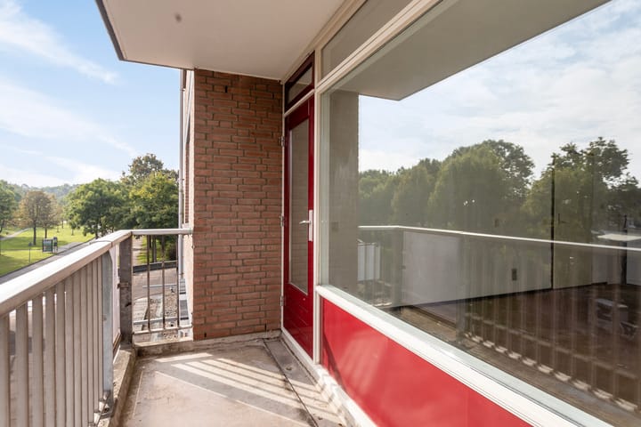 Photo 9 of Zeswegenlaan 295