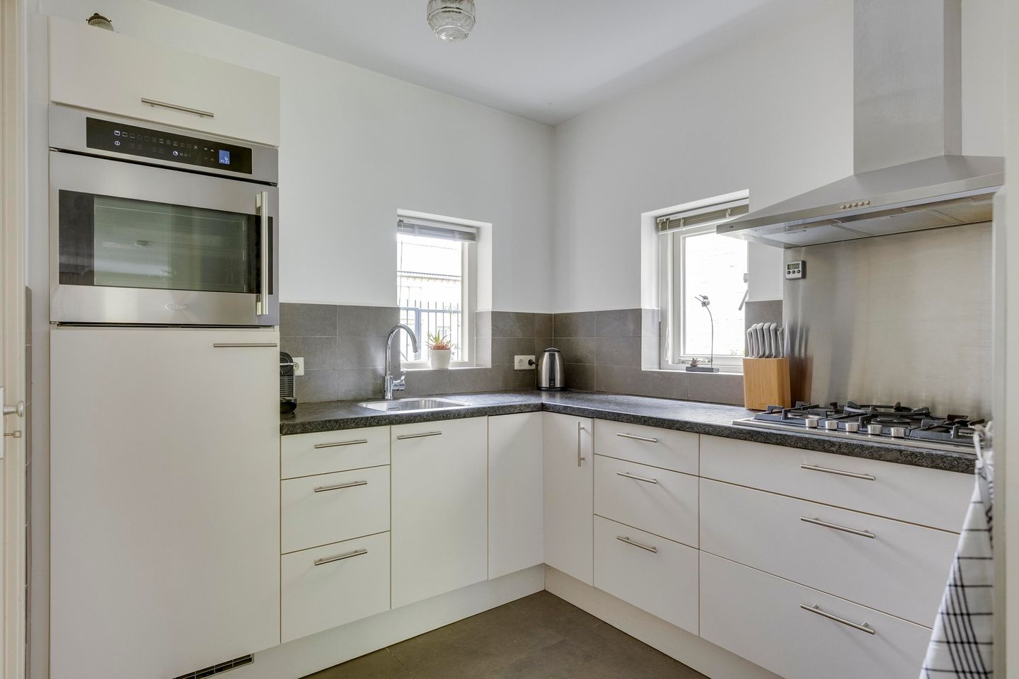 Photo 4 of Hendrik Veenemanstraat 23