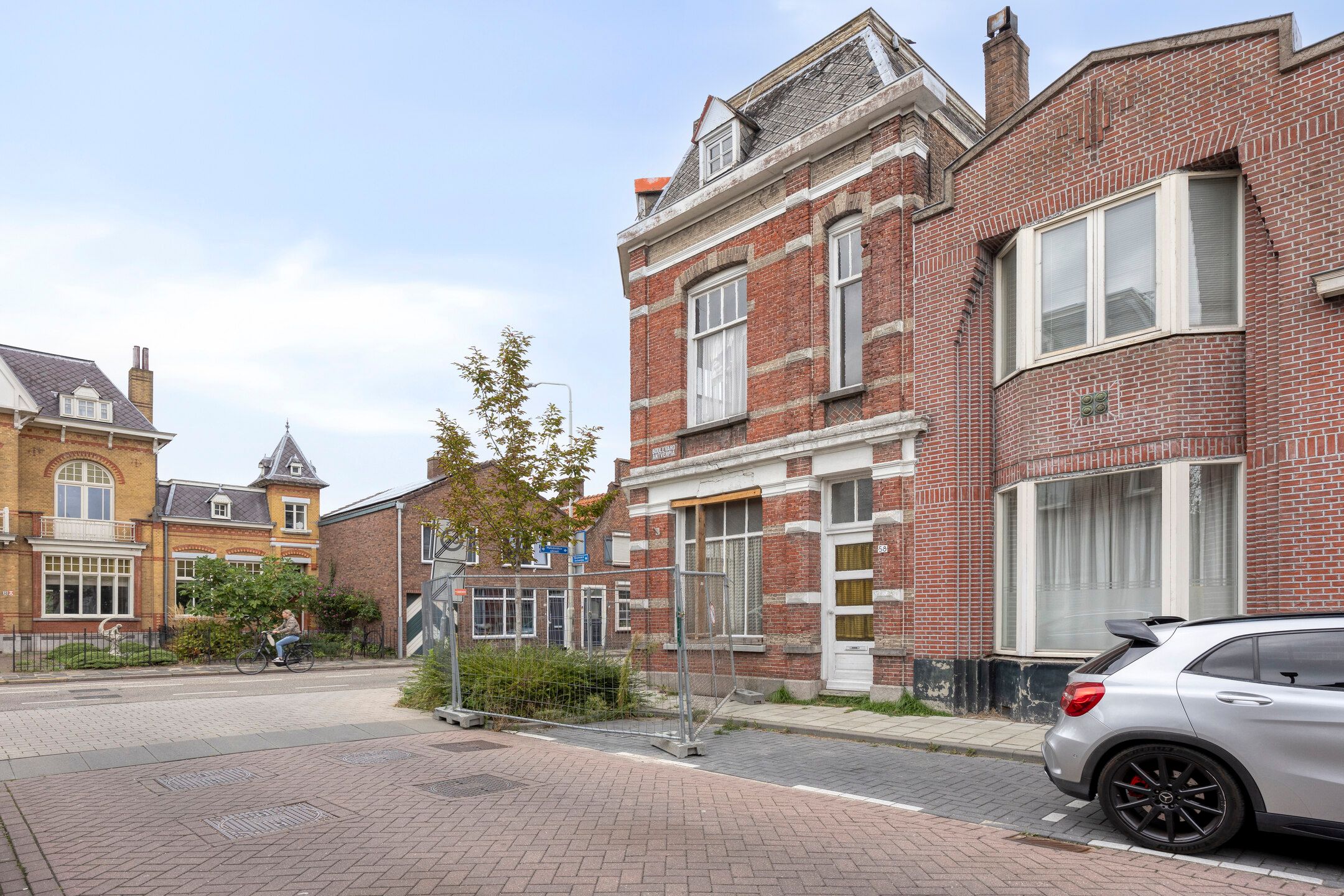 839.jpg?options=width=2160