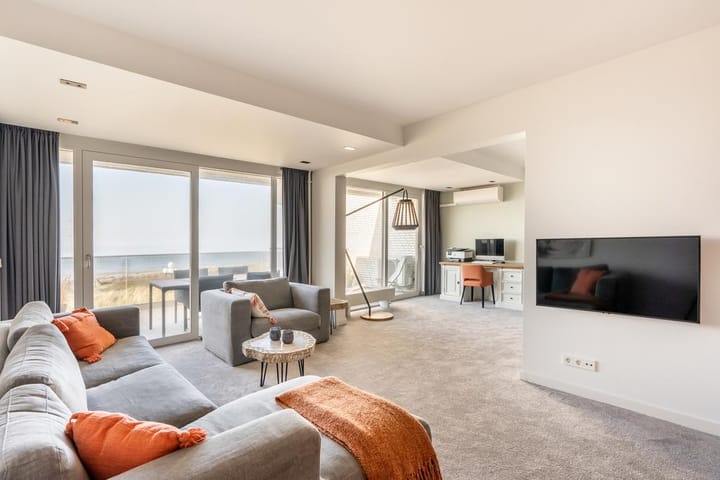 Photo 7 of Duinroos 15