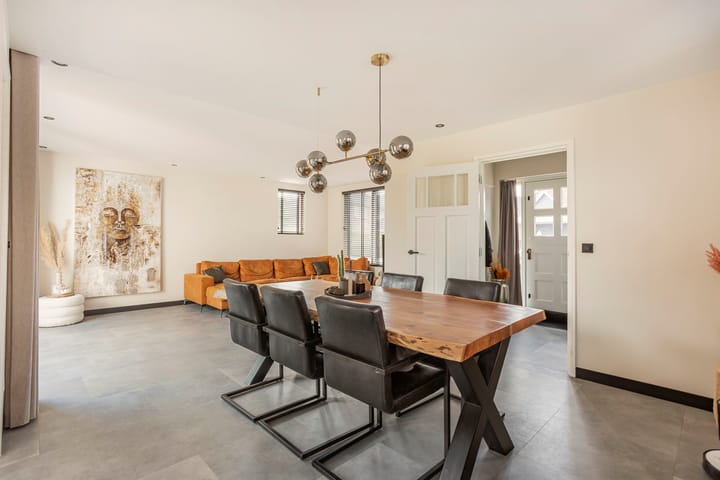 Photo 3 of Leostraat 4