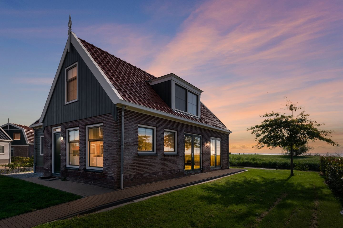 Photo 1 of Zeedijk 2-430