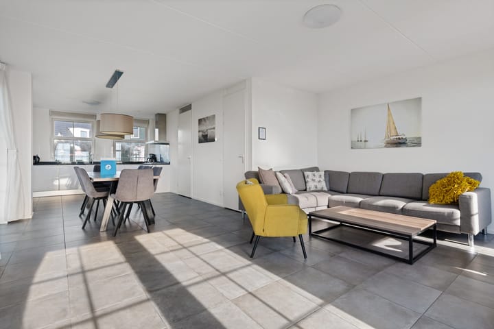 Photo 27 of Zeedijk 2-430