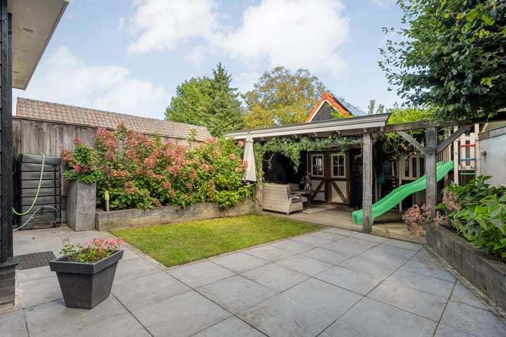 Foto 27 van Beatrixstraat 2