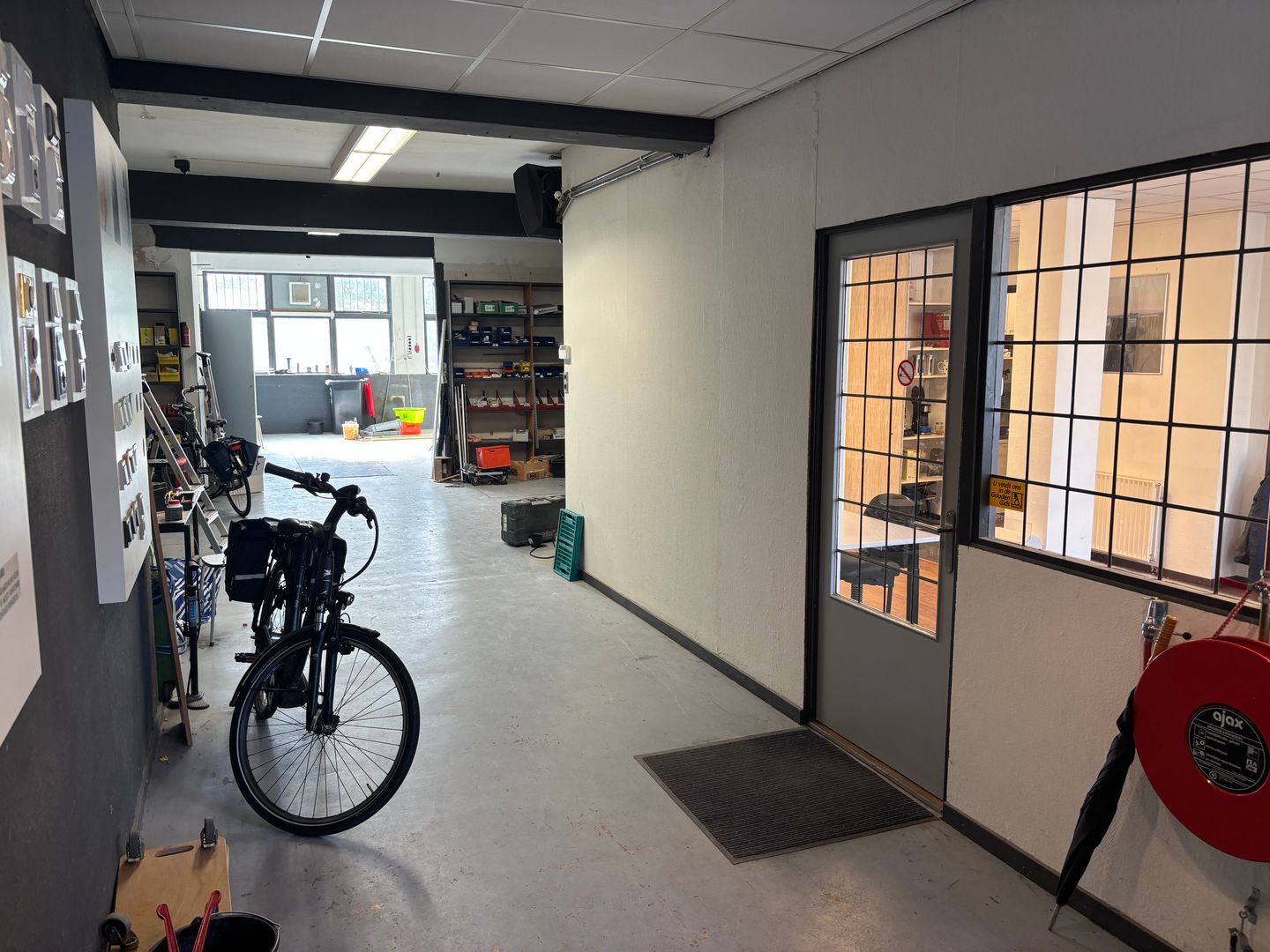 View photo 3 of Paulus Potterstraat 52
