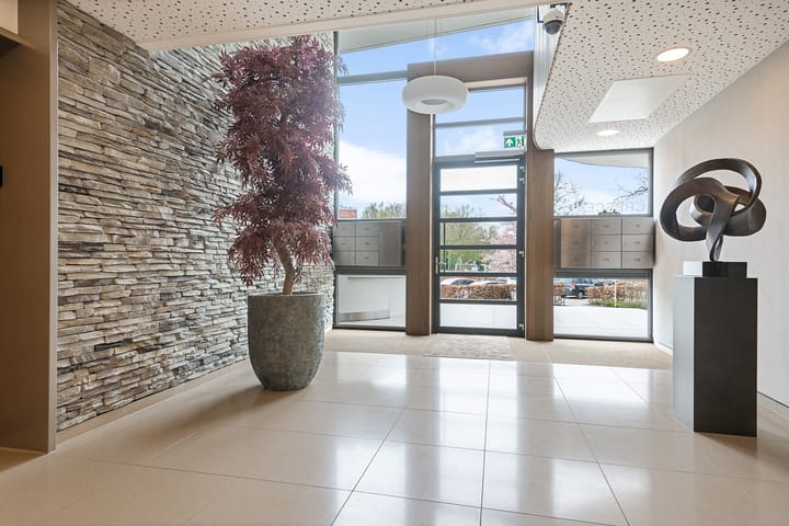 Photo 4 of Koninginneweg 17-A