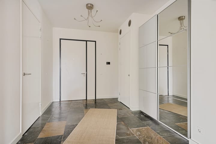 Photo 6 of Koninginneweg 17-A