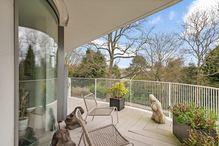 Photo 18 of Koninginneweg 17-A