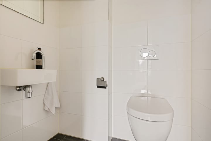 Photo 29 of Koninginneweg 17-A