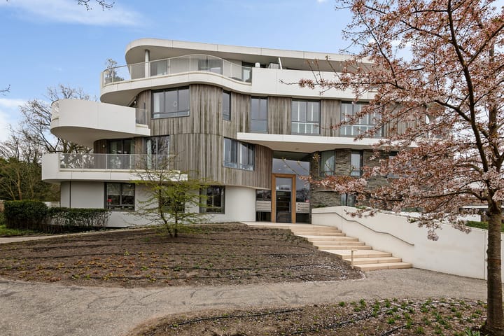 Photo 34 of Koninginneweg 17-A