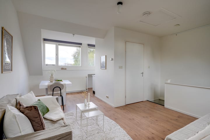 Foto 11 van Laan van Nieuw-Guinea 65-B