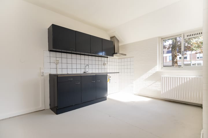 Photo 11 of Botter 84