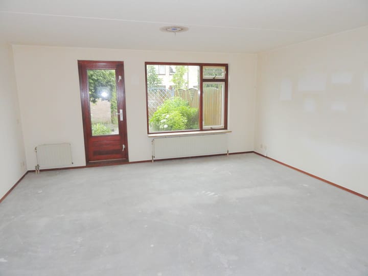 Foto 5 van Saturnusgeel 157