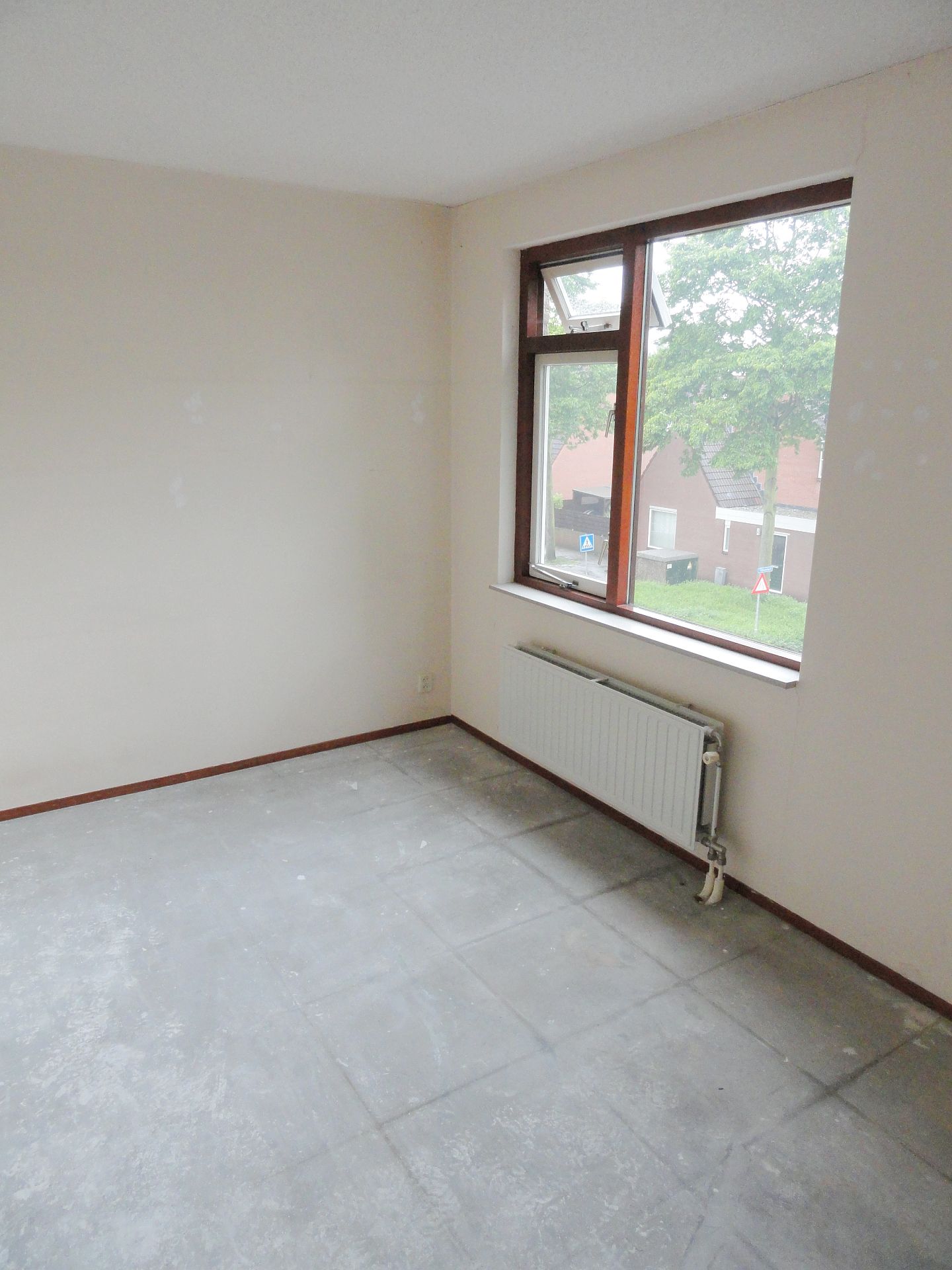 Foto 9 van Saturnusgeel 157