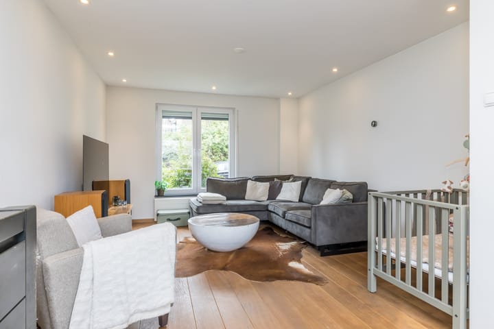 Photo 4 of Honingboomstraat 6