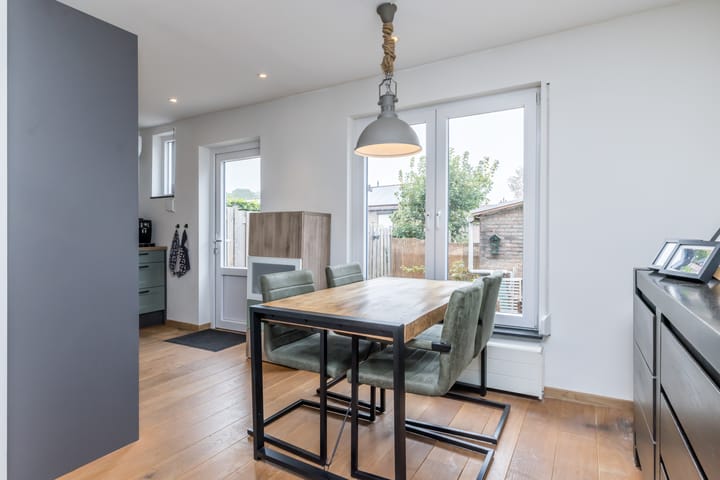 Photo 10 of Honingboomstraat 6