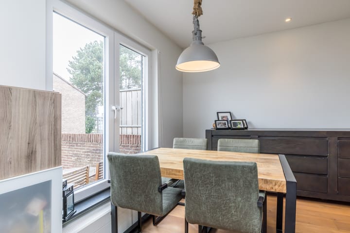 Photo 15 of Honingboomstraat 6