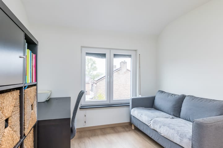 Photo 21 of Honingboomstraat 6