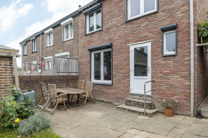 Photo 28 of Honingboomstraat 6