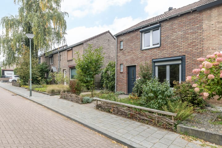 Photo 31 of Honingboomstraat 6