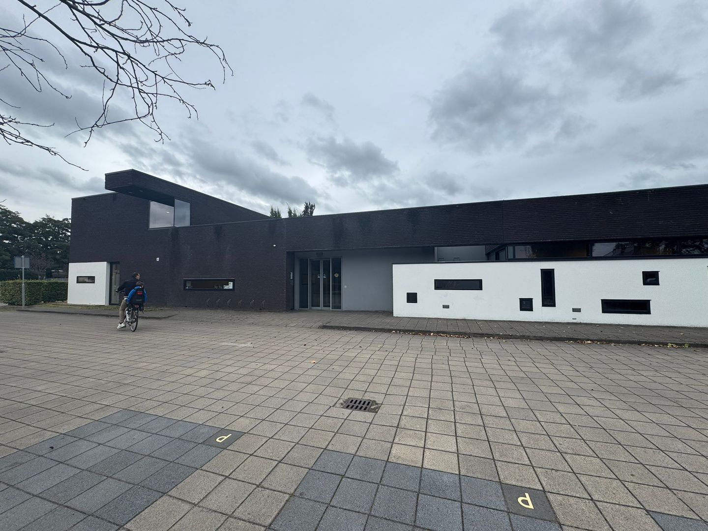 Bekijk foto 2 van Schoolstraat 17