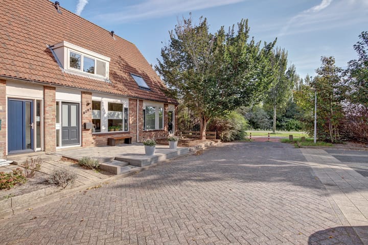 Photo 5 of Doorzwin 5105