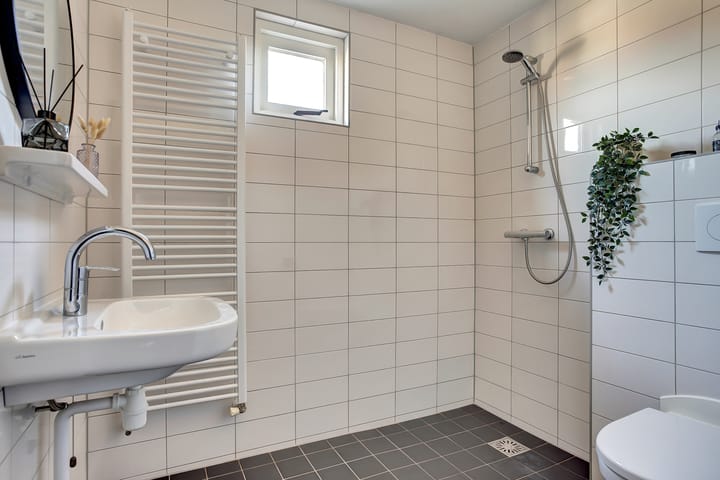 Photo 27 of Doorzwin 5105