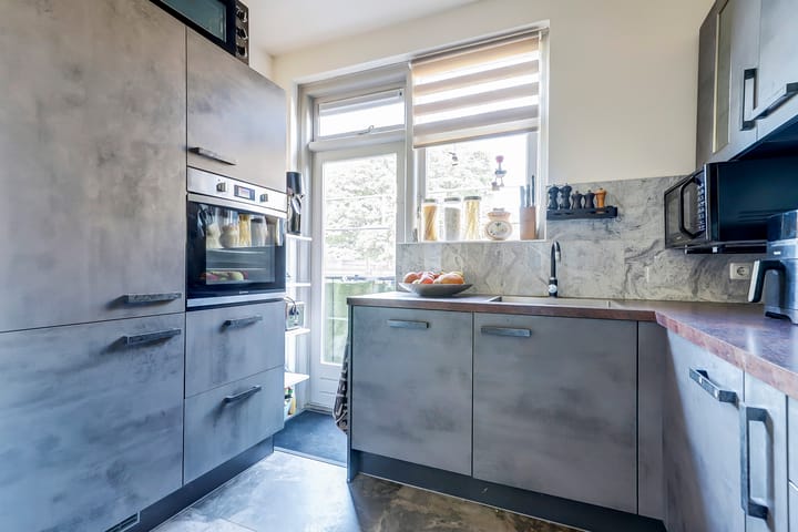 Photo 13 of van Wassenaerstraat 76-A