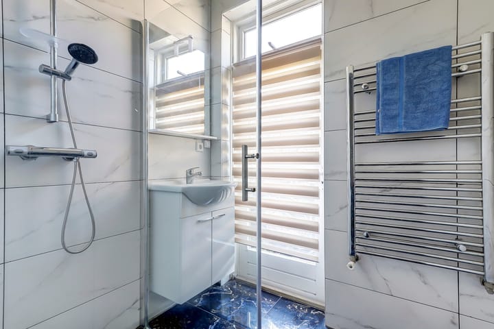 Photo 23 of van Wassenaerstraat 76-A