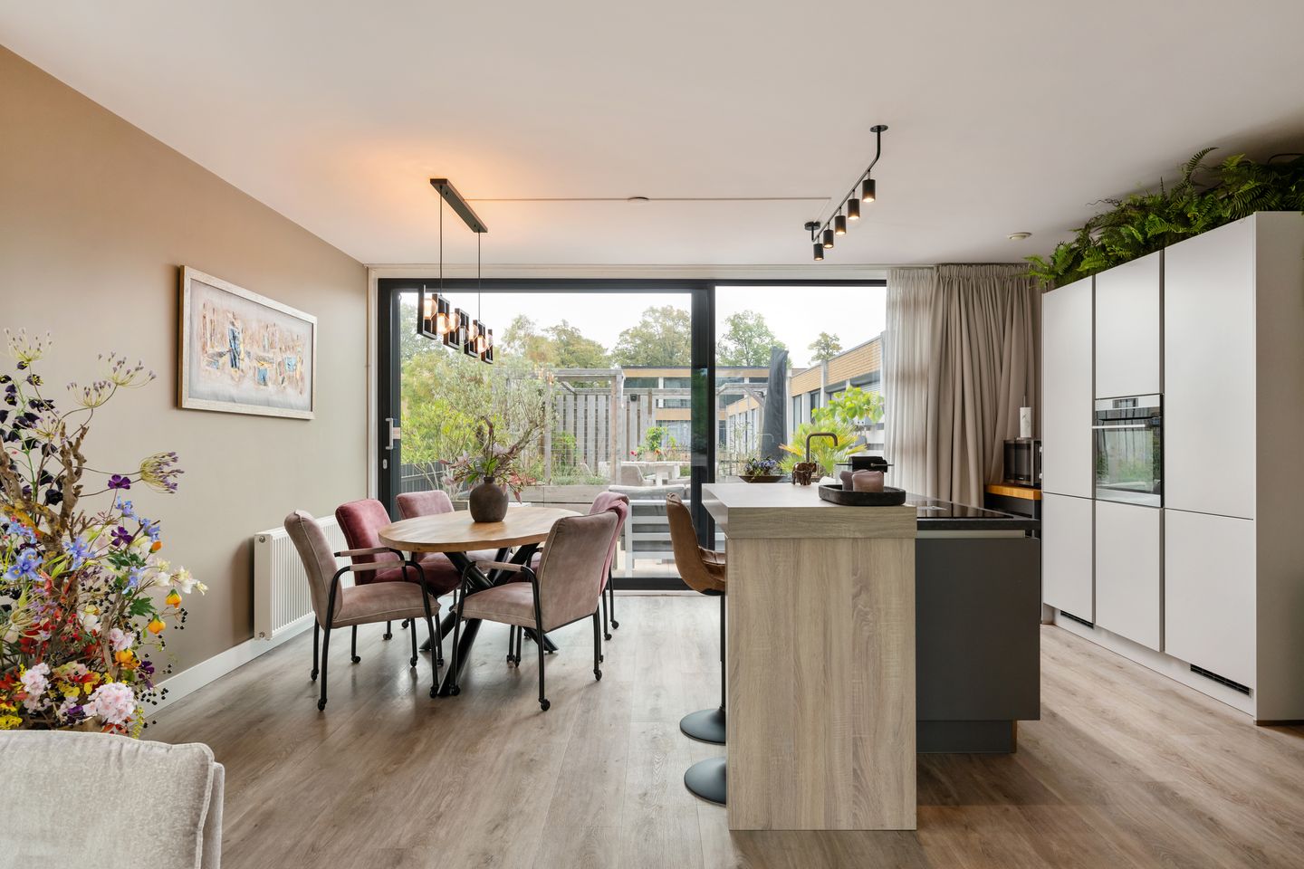 Photo 10 of Endenburg 8