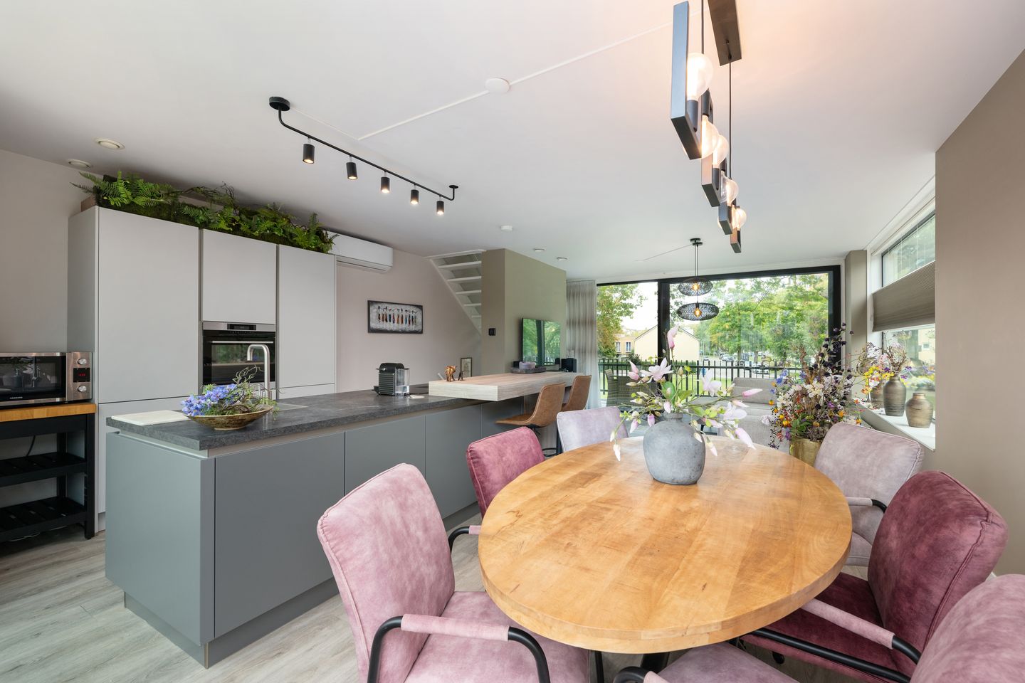 Photo 14 of Endenburg 8